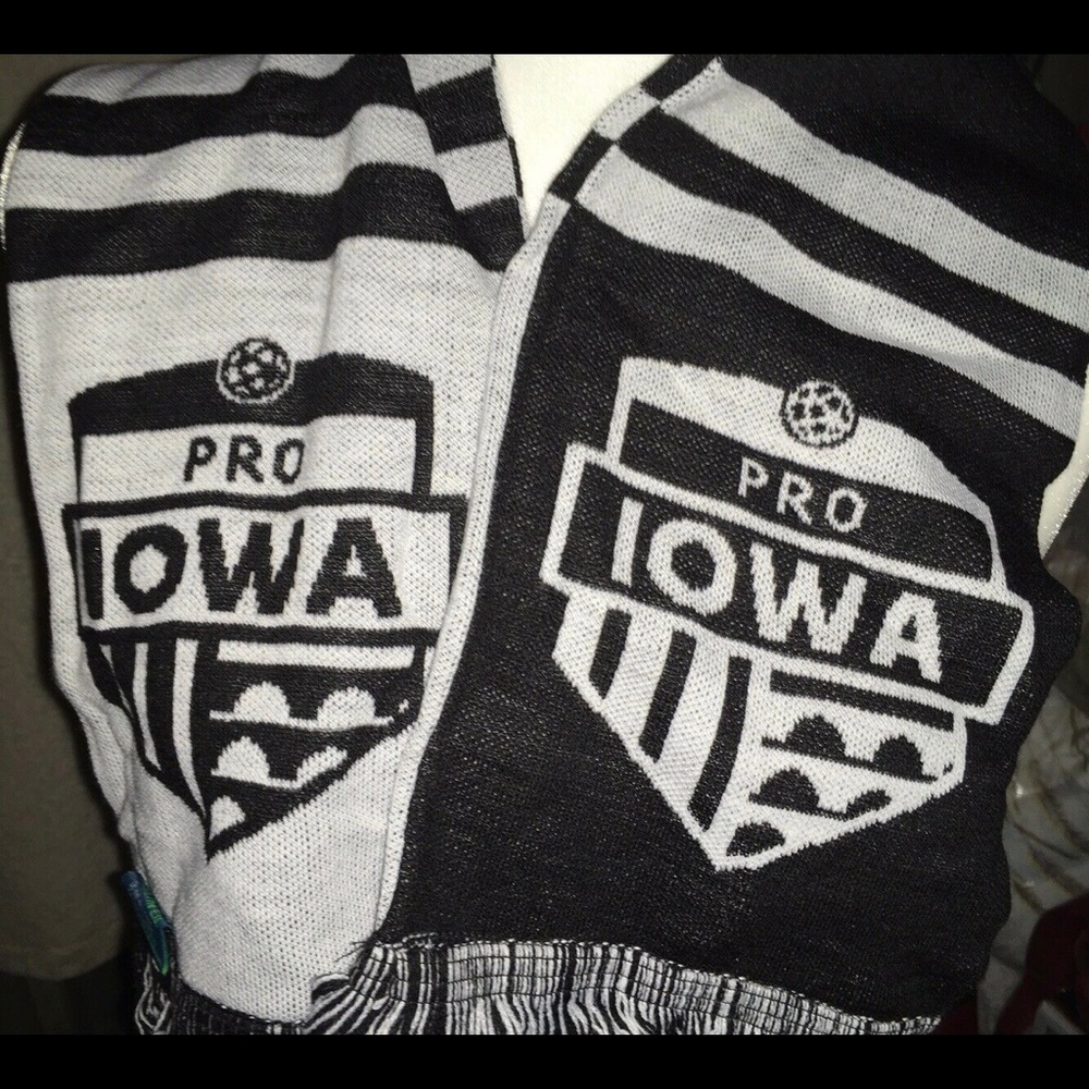 Pro Iowa Soccer Scarf Iowa’s A Keeper NEW 2-sided Black & White 60” MLS